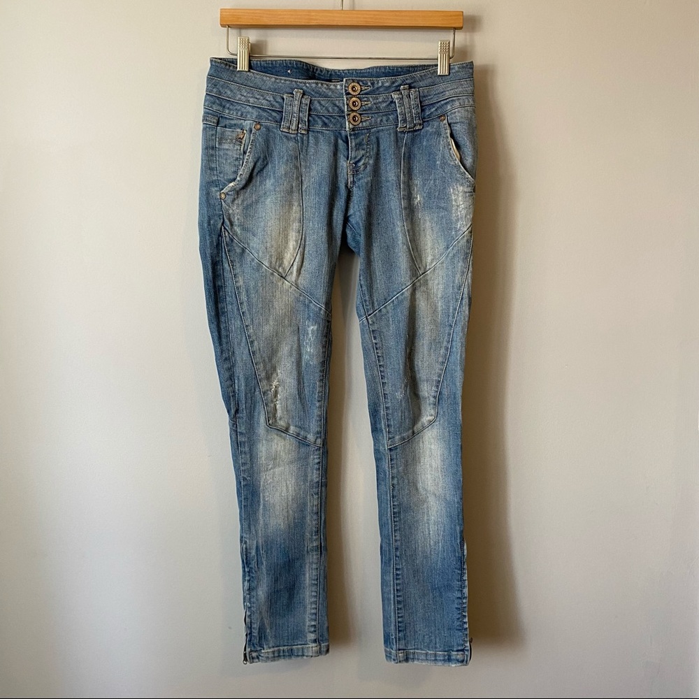Zara TRF vintage womenโs Y2K distressed 4 button zip fly patchwork jeans size 10